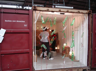 Festival de Dise�o de Buenos Aires 2006 / hechos con desechos